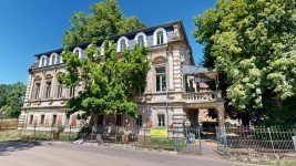 Hauptbild Historisches Herrenhaus mit etablierter Pension, Festsaal und Entwicklungspotenzial in der Elsteraue